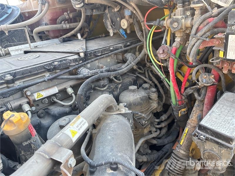 Freightliner 114SD 6x4 Cab and Chassis (Inoperable) 캐빈 및 인테리어