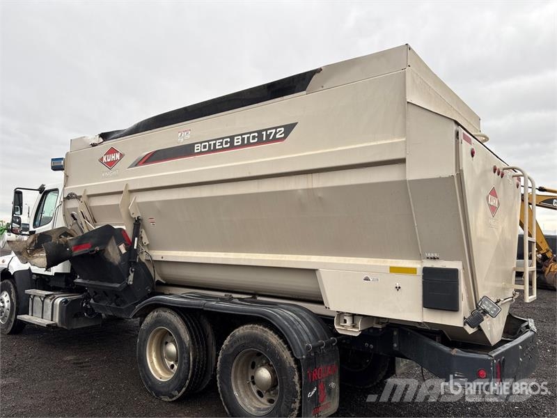 Freightliner 114SD 6x4 Feed Truck Viljaveokid