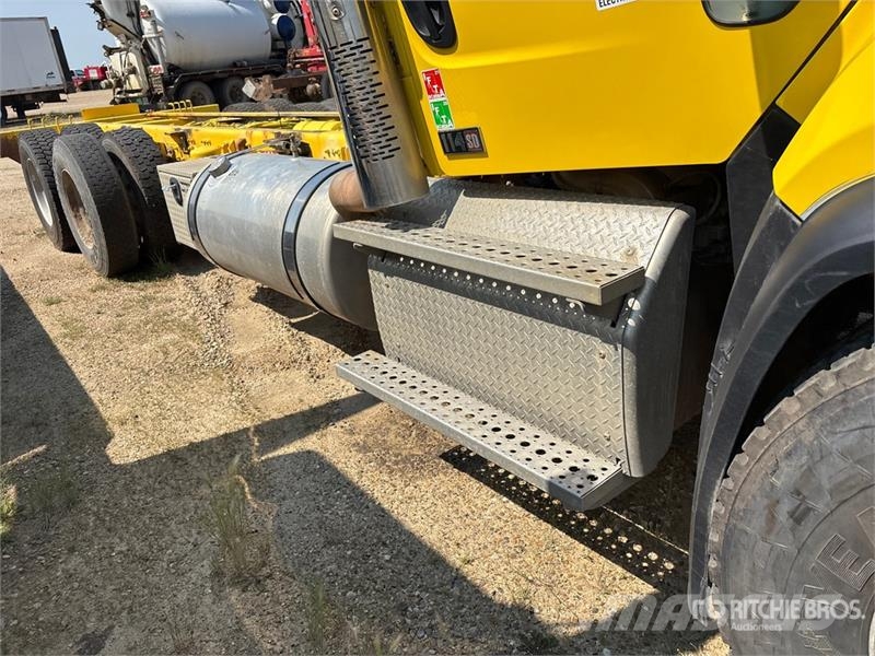 Freightliner 114SD 6x4 Cab and Chassis (Inoperable) 캐빈 및 인테리어