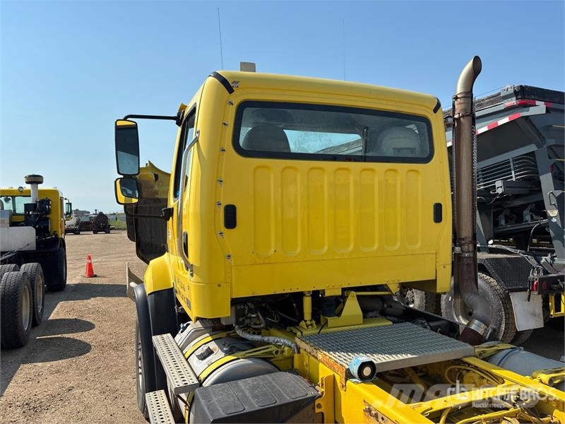 Freightliner 114SD 6x4 Cab and Chassis 캐빈 및 인테리어