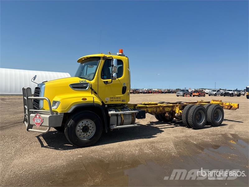 Freightliner 114SD 6x4 Cab and Chassis 캐빈 및 인테리어