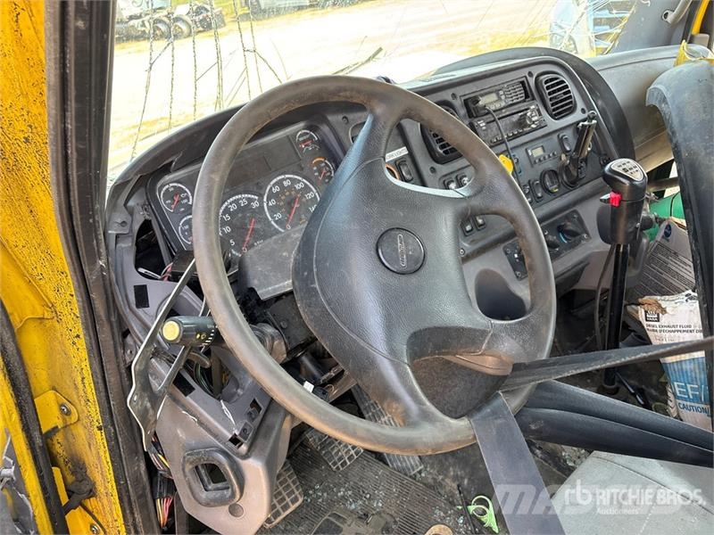 Freightliner 114SD 6x4 Cab and Chassis (Inoperable) 캐빈 및 인테리어