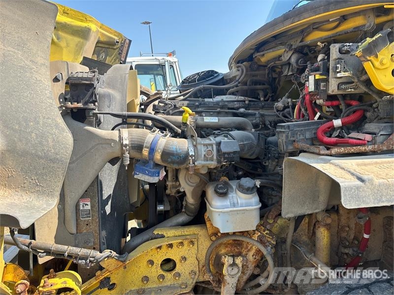 Freightliner 114SD 6x4 Cab and Chassis (Inoperable) 캐빈 및 인테리어