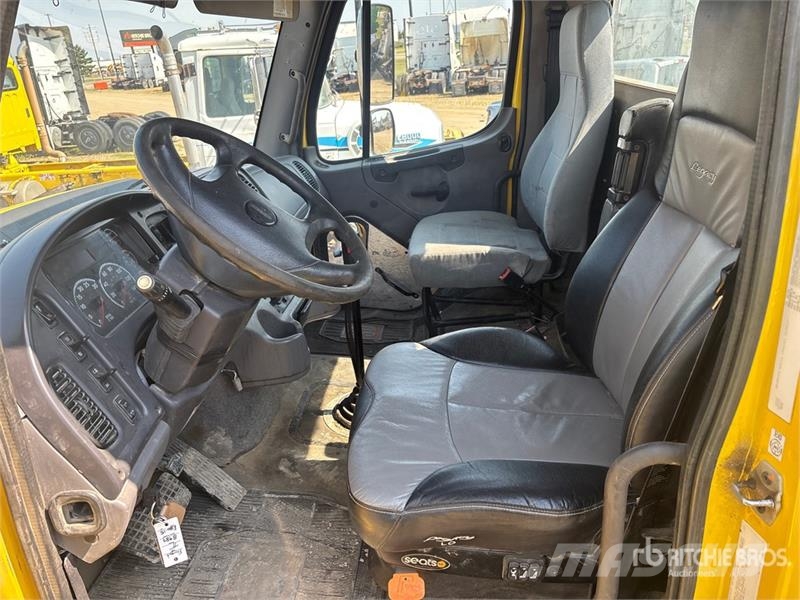 Freightliner 114SD 6x4 Cab and Chassis (Inoperable) 캐빈 및 인테리어