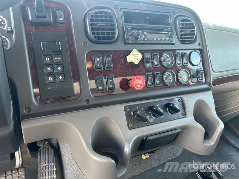 Freightliner 114SD 6x4 Grain Truck зерновозы