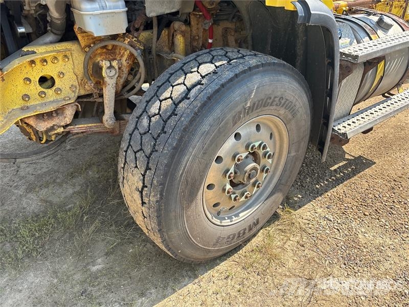 Freightliner 114SD 6x4 Cab and Chassis (Inoperable) 캐빈 및 인테리어