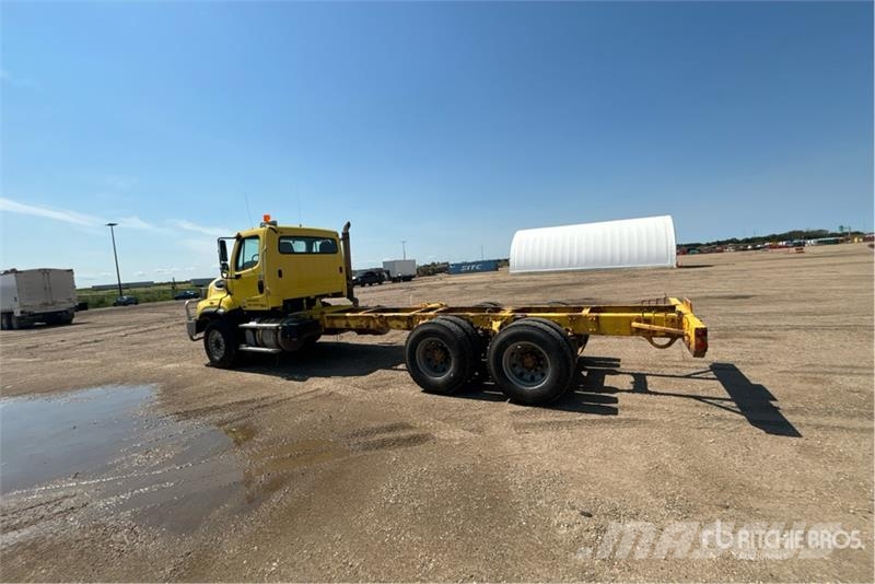 Freightliner 114SD 6x4 Cab and Chassis 캐빈 및 인테리어
