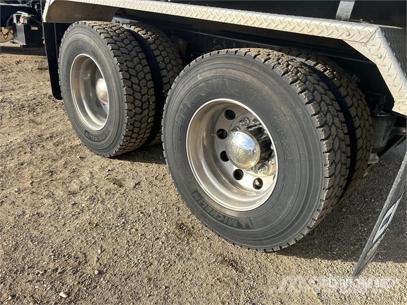 Freightliner 114SD 6x4 Grain Truck зерновозы