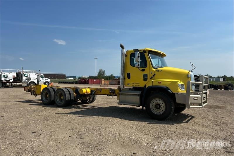 Freightliner 114SD 6x4 Cab and Chassis 캐빈 및 인테리어