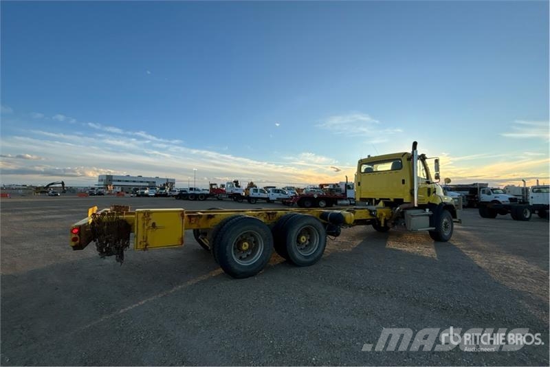 Freightliner 114SD 6x4 Cab and Chassis Cabinas e interior