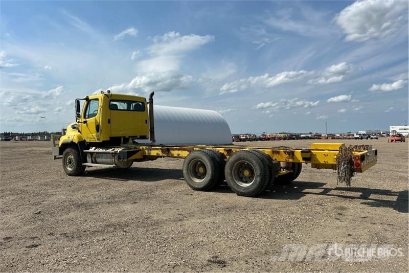 Freightliner 114SD 6x4 Cab and Chassis 캐빈 및 인테리어