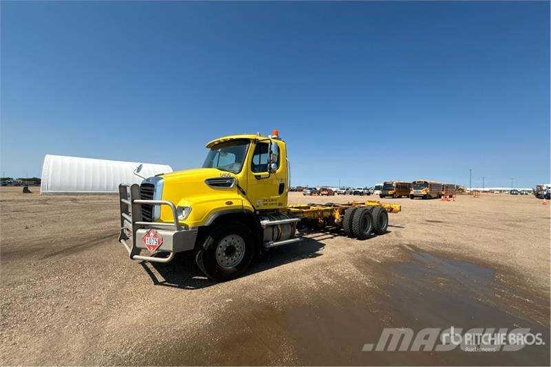 Freightliner 114SD 6x4 Cab and Chassis 캐빈 및 인테리어