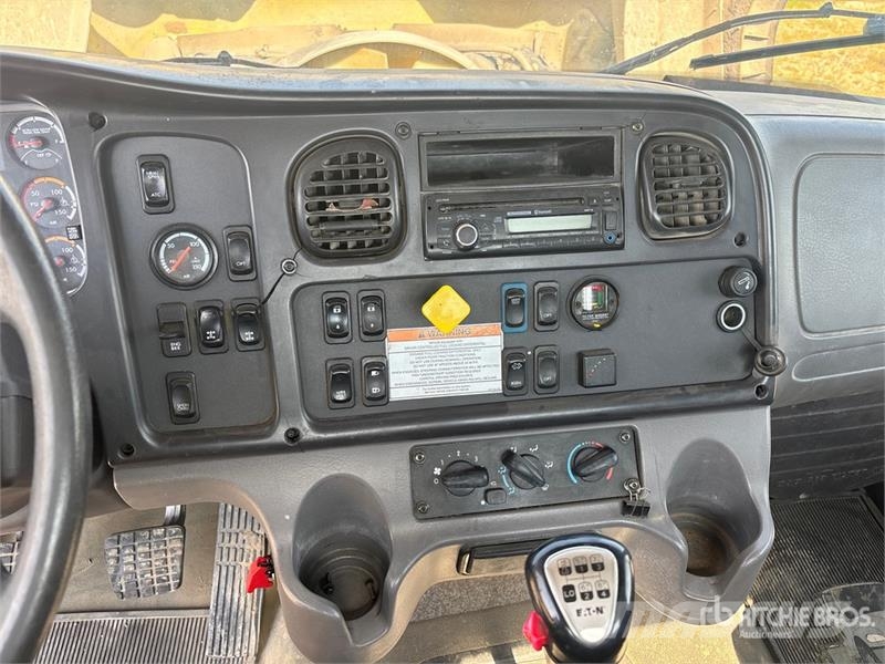 Freightliner 114SD 6x4 Cab and Chassis (Inoperable) 캐빈 및 인테리어