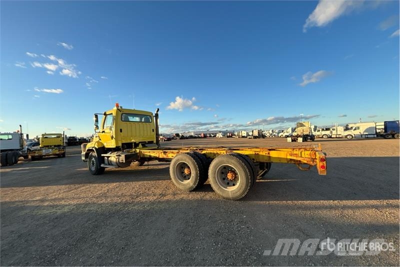 Freightliner 114SD 6x4 Cab and Chassis Cabinas