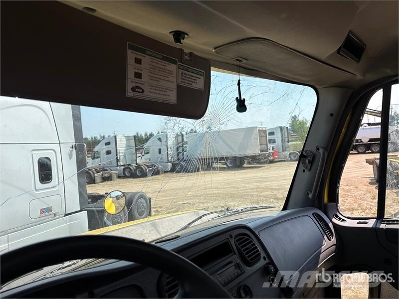Freightliner 114SD 6x4 Cab and Chassis (Inoperable) 캐빈 및 인테리어