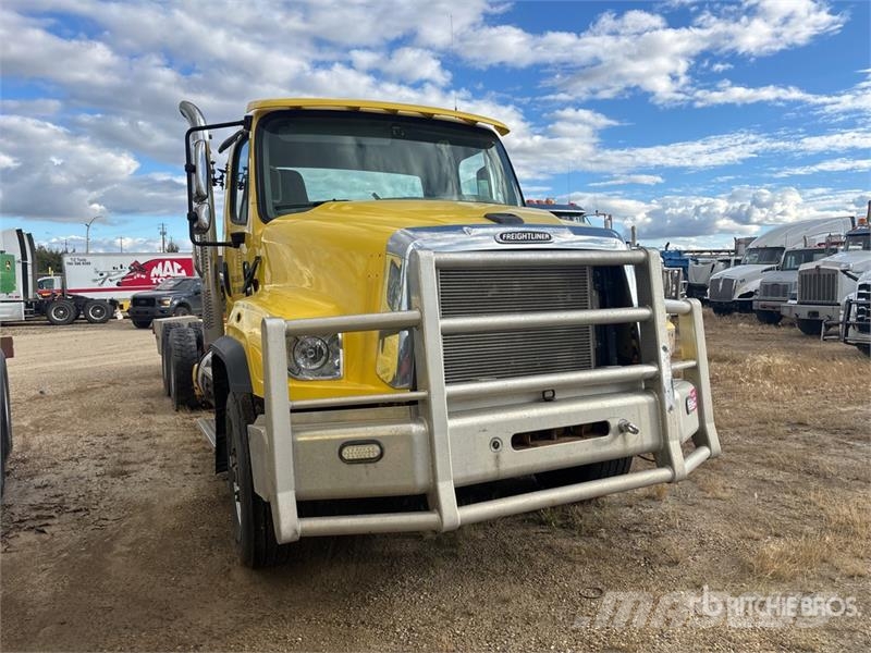 Freightliner 114SD 6x4 Cab and Chassis (Inoperable) Cabinas e interior