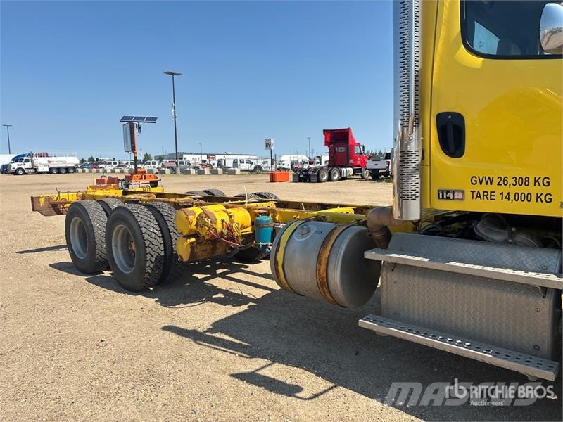 Freightliner 114SD 6x4 Cab and Chassis 캐빈 및 인테리어