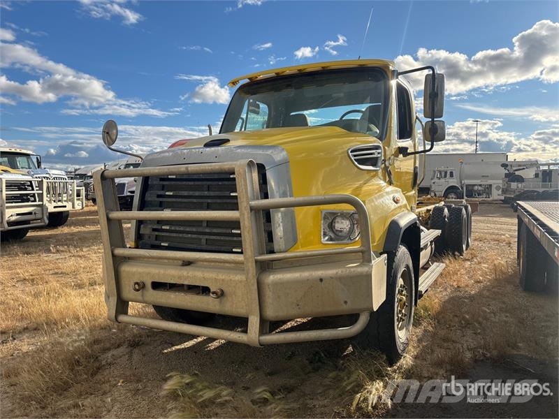 Freightliner 114SD 6x4 Cab and Chassis (Inoperable) Cabinas