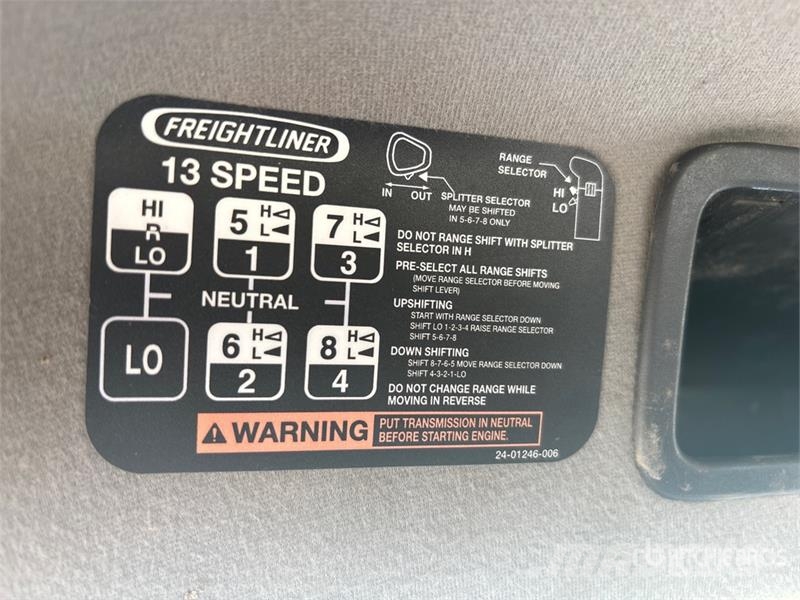 Freightliner 114SD 6x4 Cab and Chassis 캐빈 및 인테리어