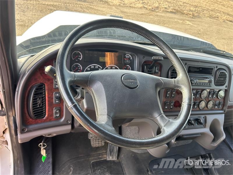 Freightliner 114SD 6x4 Grain Truck зерновозы