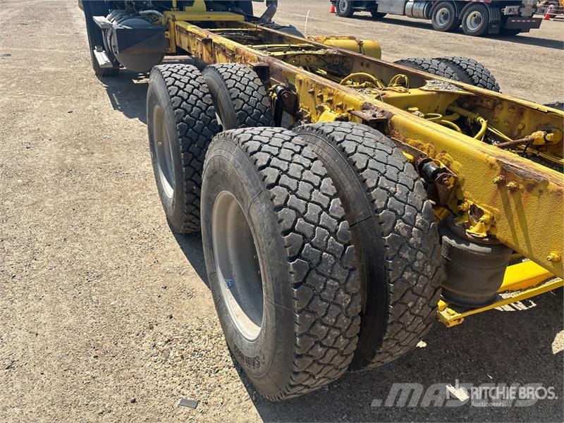 Freightliner 114SD 6x4 Cab and Chassis 캐빈 및 인테리어