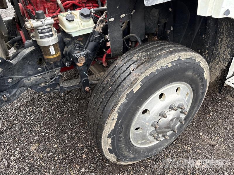 Freightliner 114SD 6x4 Feed Truck Viljaveokid