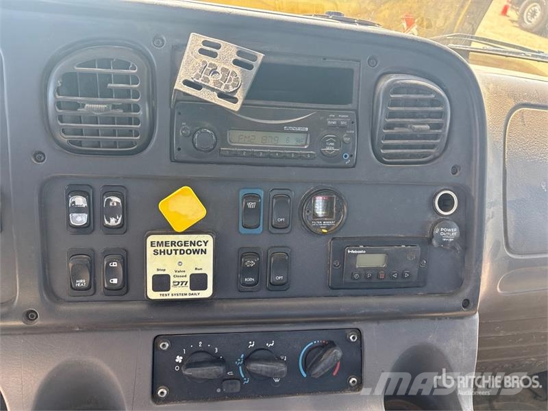 Freightliner 114SD 6x4 Cab and Chassis 캐빈 및 인테리어