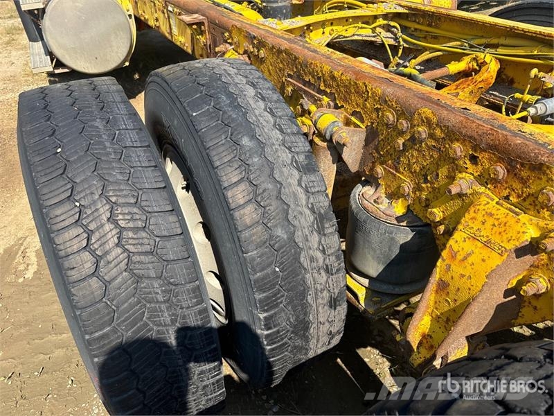 Freightliner 114SD 6x4 Cab and Chassis (Inoperable) 캐빈 및 인테리어