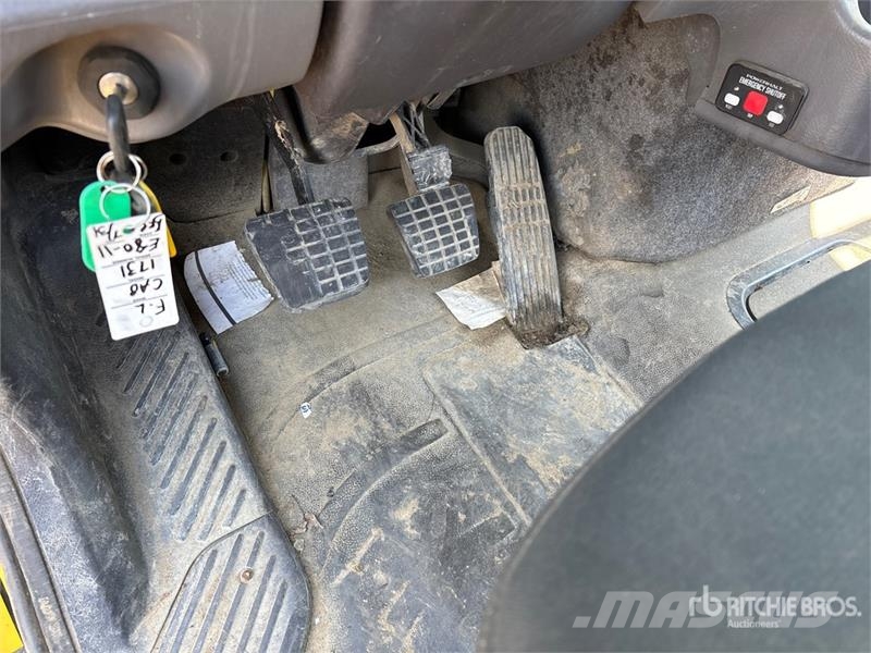 Freightliner 114SD 6x4 Cab and Chassis (Inoperable) 캐빈 및 인테리어
