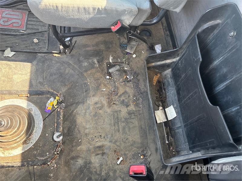 Freightliner 114SD 6x4 Cab and Chassis (Inoperable) 캐빈 및 인테리어