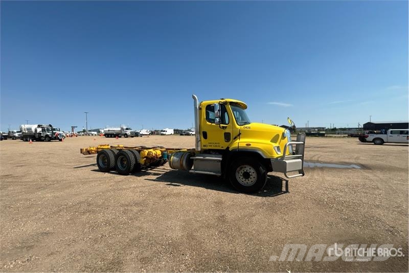 Freightliner 114SD 6x4 Cab and Chassis 캐빈 및 인테리어