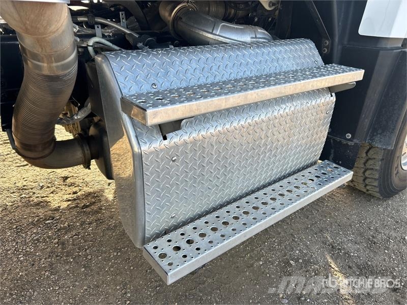 Freightliner 114SD 6x4 Grain Truck зерновозы