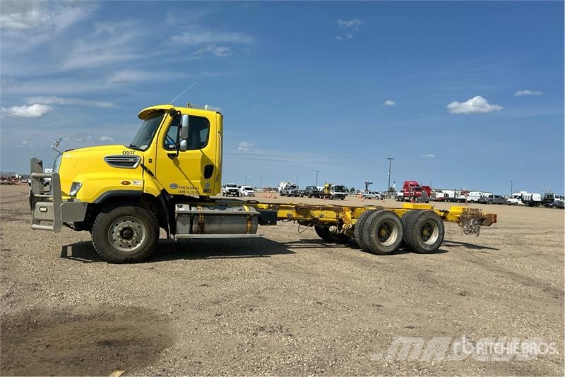 Freightliner 114SD 6x4 Cab and Chassis 캐빈 및 인테리어
