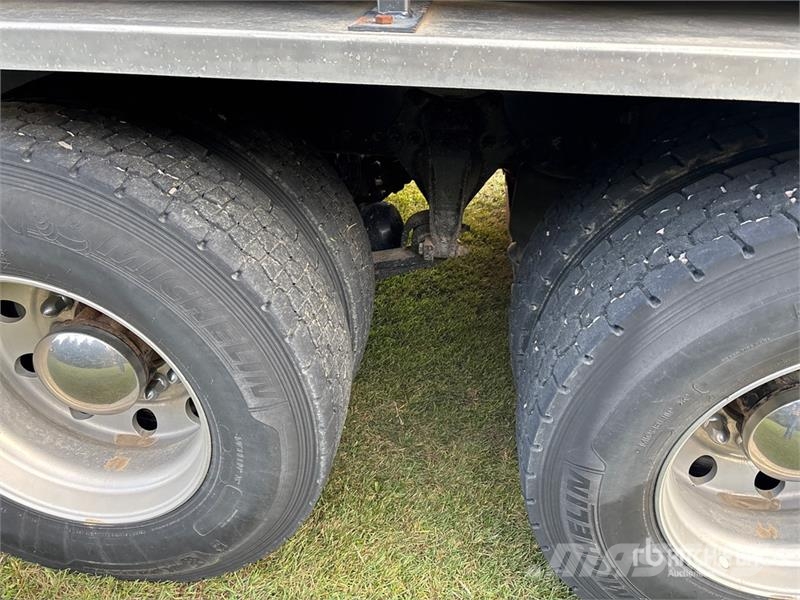 Freightliner 114SD 8x6 Grain Truck Autocarro agricolo / grano