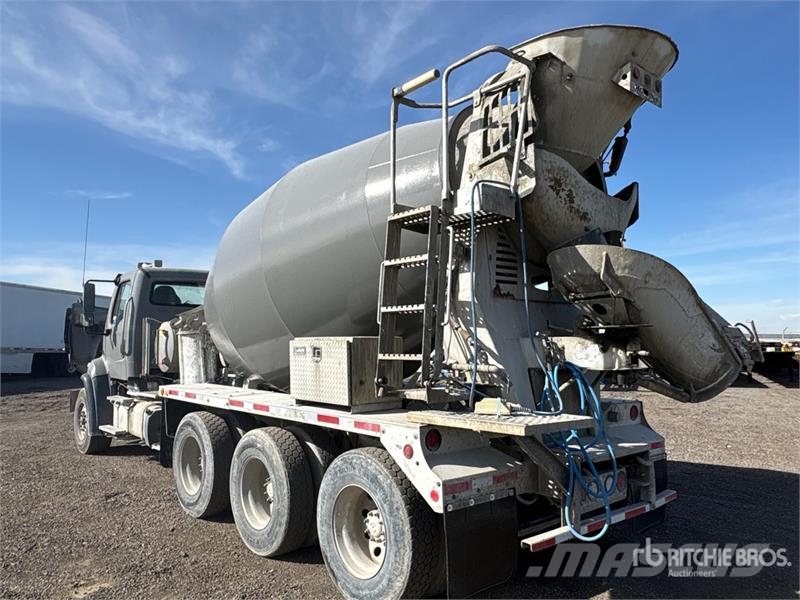 Freightliner 114SD 8x6 Mixer Truck Betonikuorma-autot