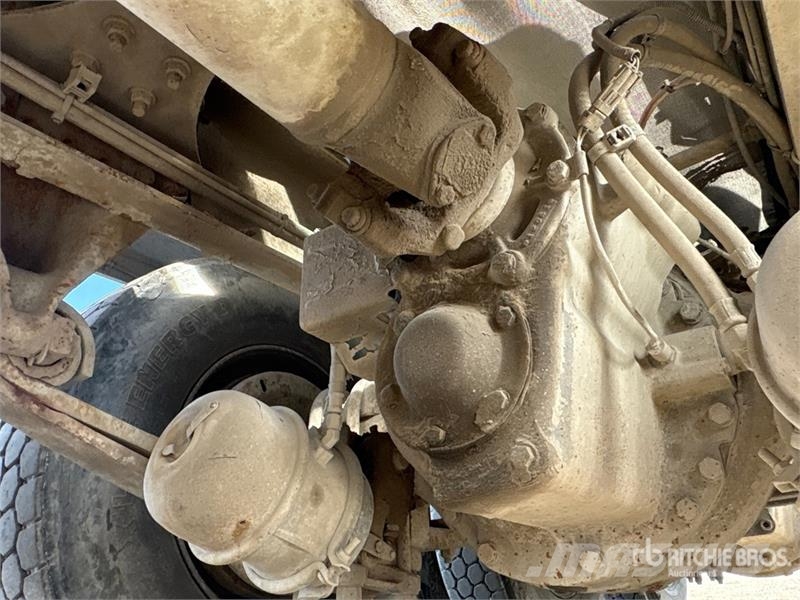 Freightliner 114SD 8x6 Mixer Truck Betonikuorma-autot
