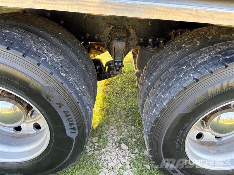Freightliner 114SD 8x6 Grain Truck Getreidekipper