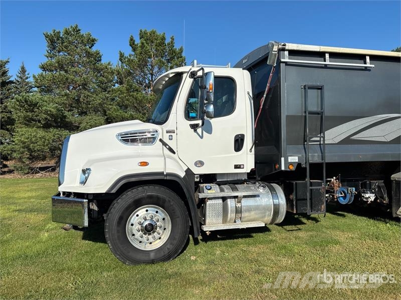 Freightliner 114SD 8x6 Grain Truck Getreidekipper