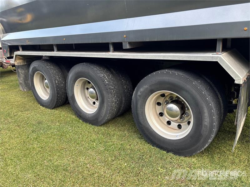 Freightliner 114SD 8x6 Grain Truck Autocarro agricolo / grano