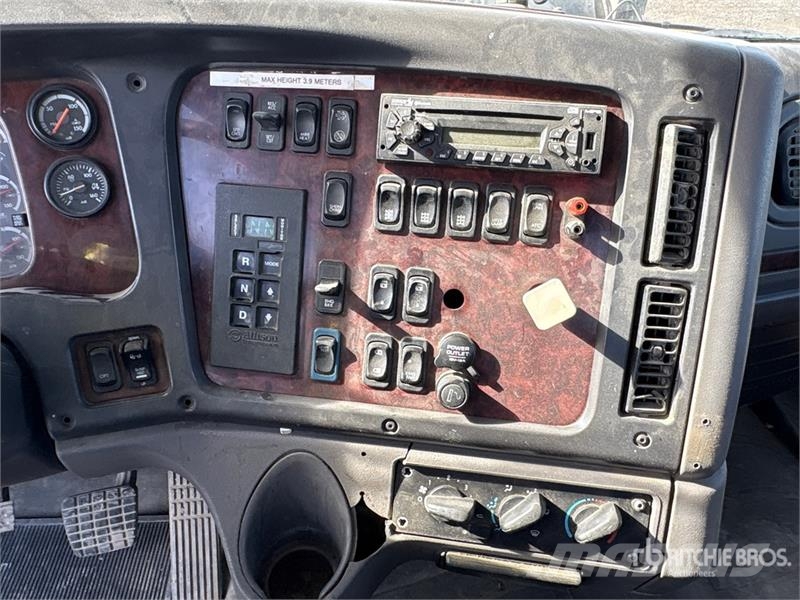 Freightliner 114SD 8x6 Mixer Truck Betonikuorma-autot
