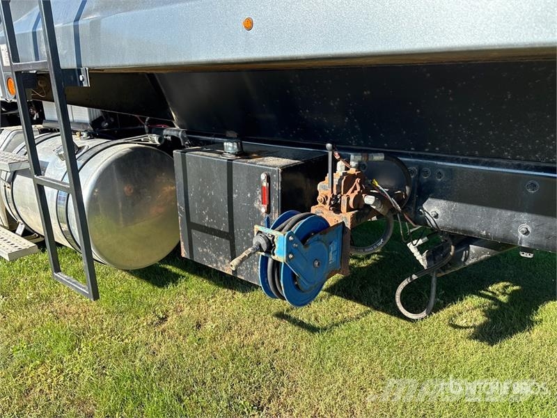Freightliner 114SD 8x6 Grain Truck Getreidekipper