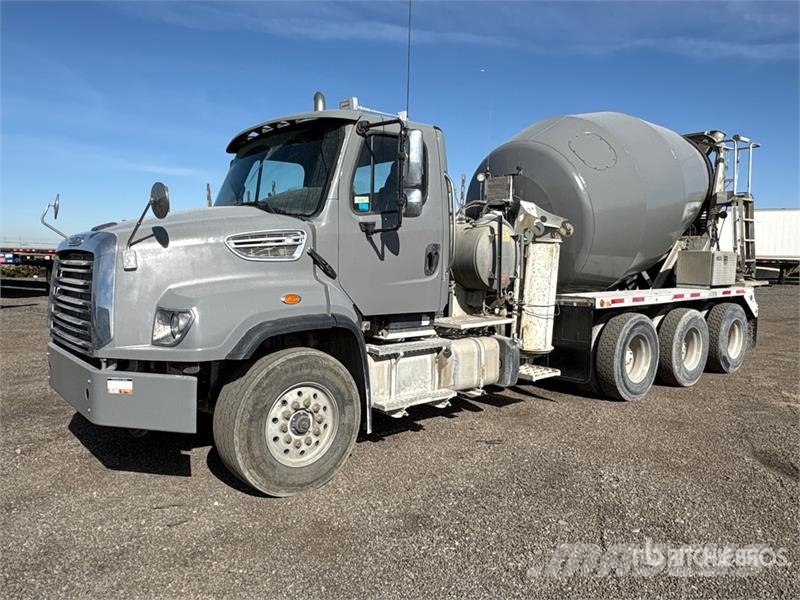 Freightliner 114SD 8x6 Mixer Truck Betonikuorma-autot