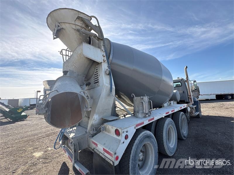 Freightliner 114SD 8x6 Mixer Truck Betonikuorma-autot