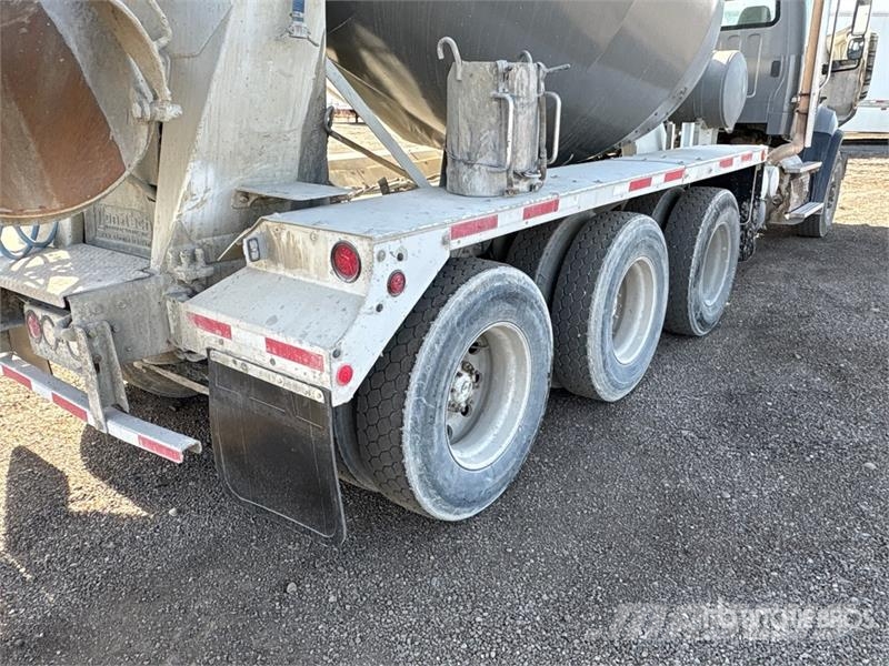 Freightliner 114SD 8x6 Mixer Truck Betonikuorma-autot