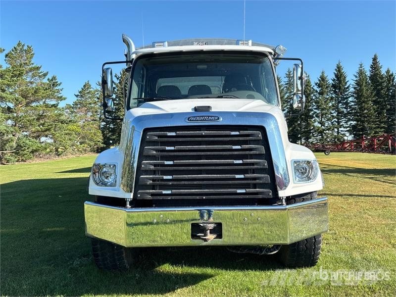 Freightliner 114SD 8x6 Grain Truck Getreidekipper