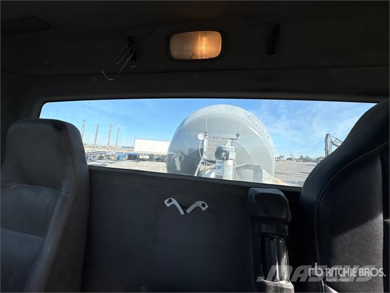 Freightliner 114SD 8x6 Mixer Truck Betonikuorma-autot