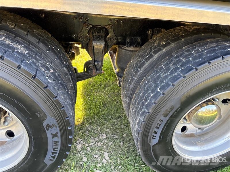 Freightliner 114SD 8x6 Grain Truck Getreidekipper
