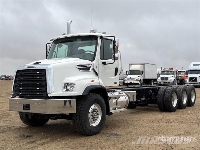 Freightliner 114SD 8x6 Cab and Chassis 驾驶室与内部