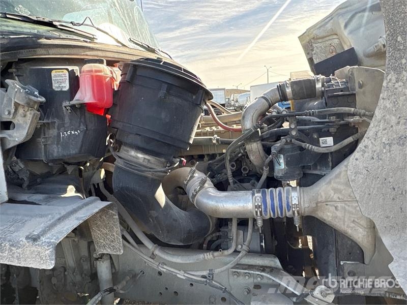 Freightliner 114SD 8x6 Mixer Truck Betonikuorma-autot
