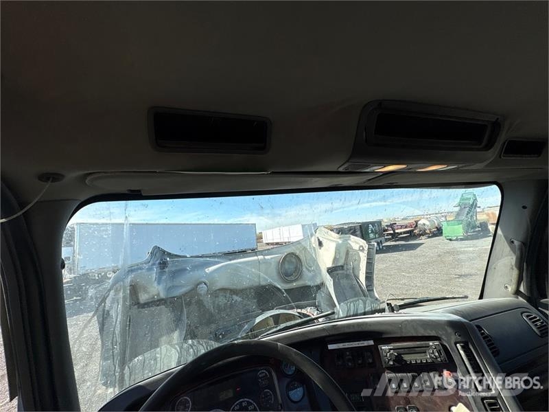 Freightliner 114SD 8x6 Mixer Truck Betonikuorma-autot